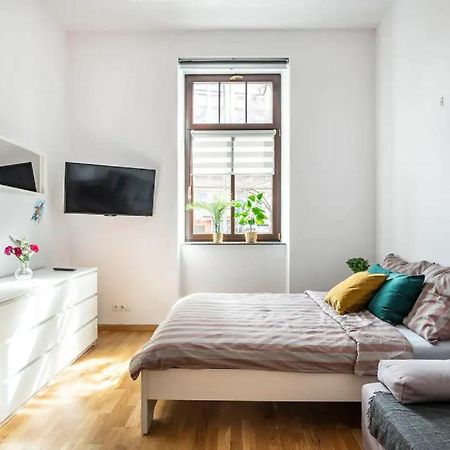 Discover Krakow Apartments - 5 Borowickiej St - Studio Next To Opera And Unity Centre Krasków Exterior foto